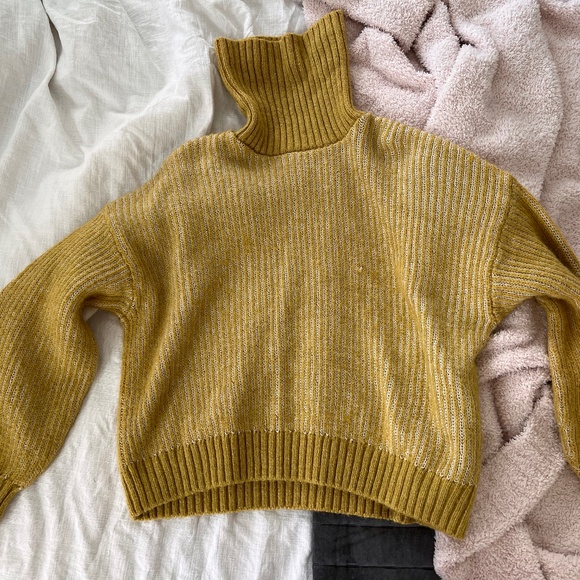 Gap Oversize Turtleneck Sweater - Picture 1 of 3